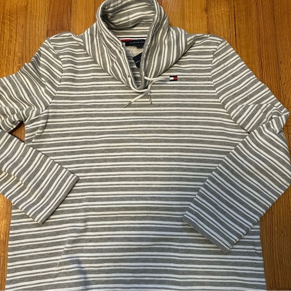 Tommy Hilfiger Gray White striped Cowl Neck sweatshirt Woman’s size Medium(f6 - Picture 4 of 10
